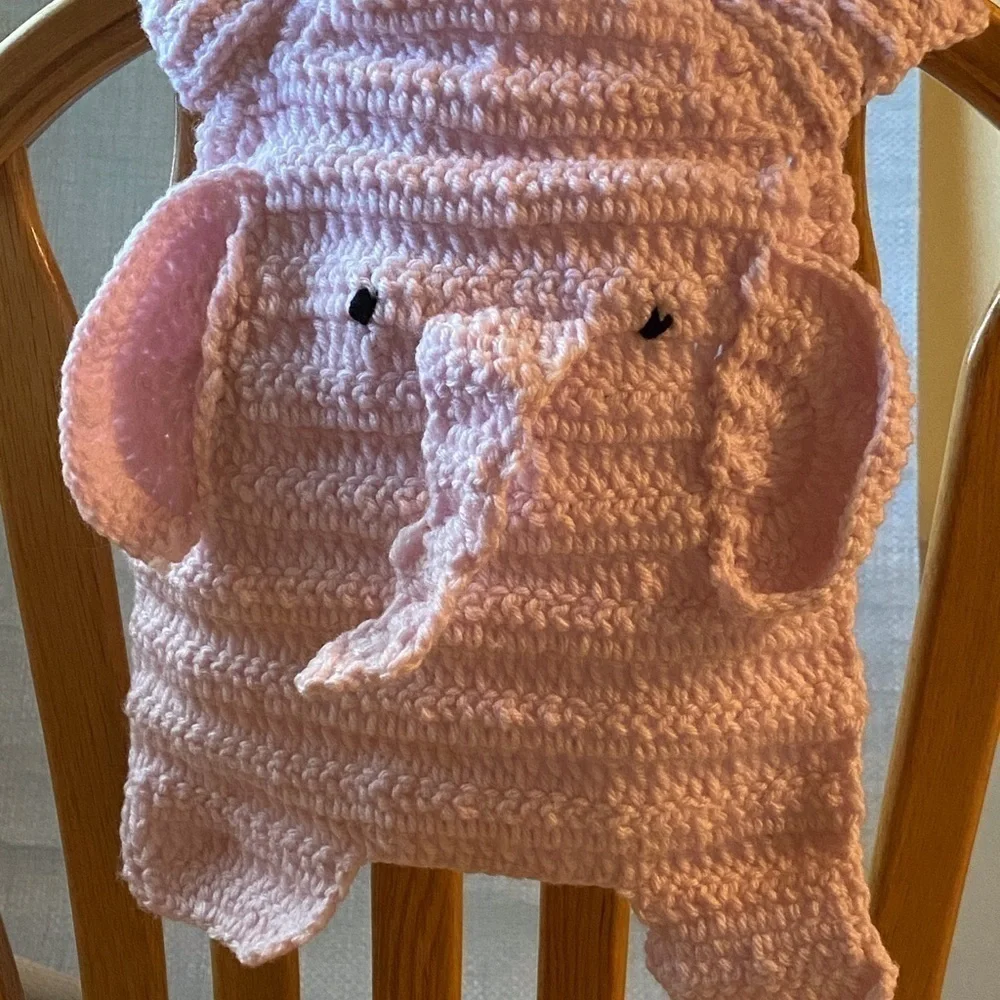 🐹Eliot the Elephant Baby Bib🐹